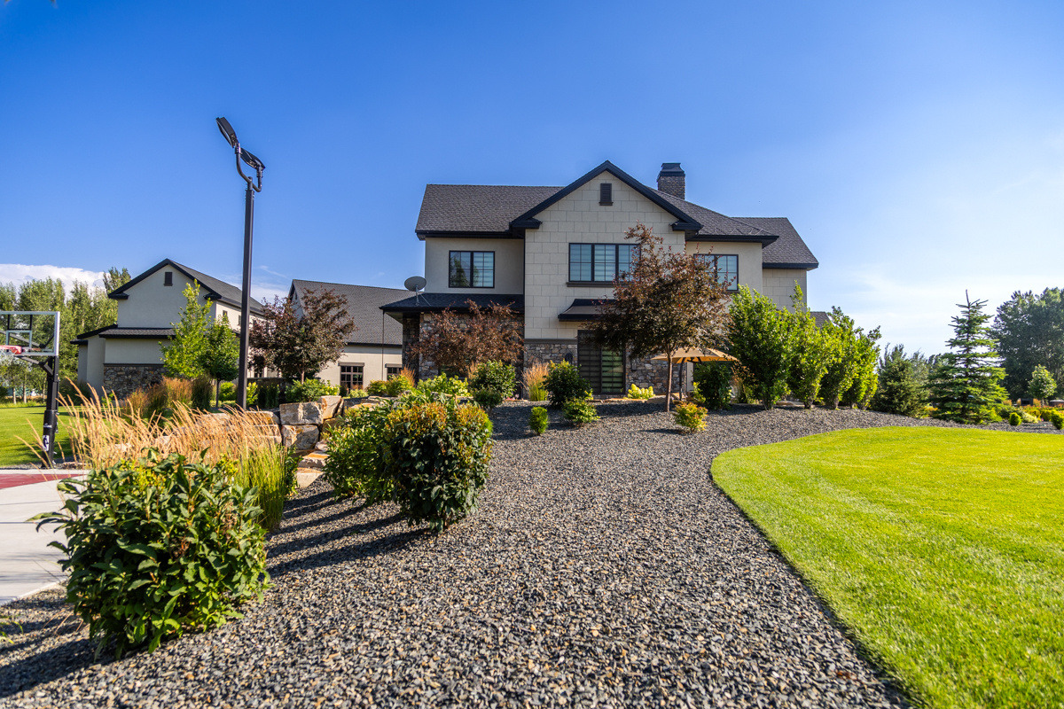 Xeriscaping & Other Low-Water Landscaping Options for Idaho Landscapes
